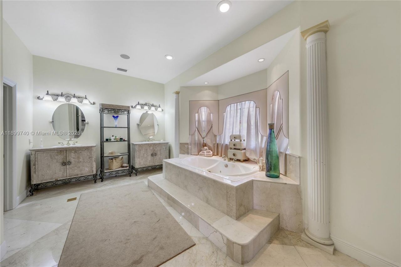 19504 SW 135th Ct, Miami, FL 33177 Photo