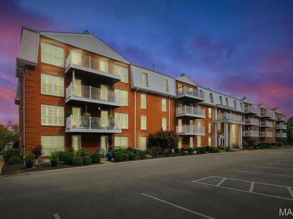 14443 Bantry Lane, Unit 1, Chesterfield, MO 63017