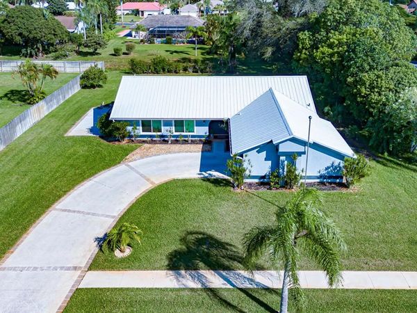 2473 SE Drayton Road, Port Saint Lucie, FL 34952