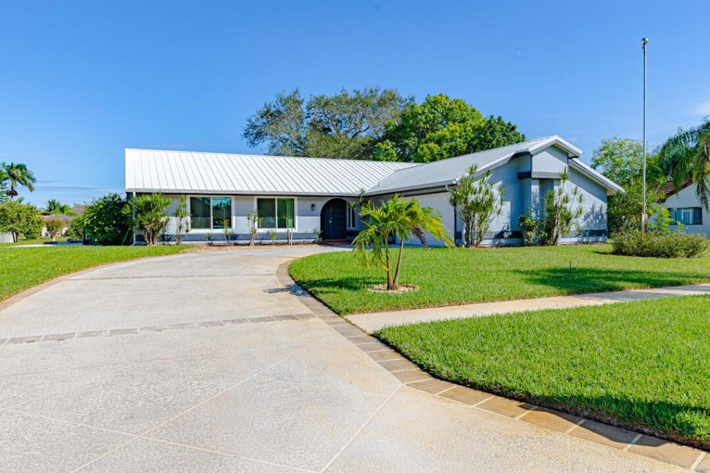 2473 SE Drayton Road, Port Saint Lucie, FL 34952 Photo