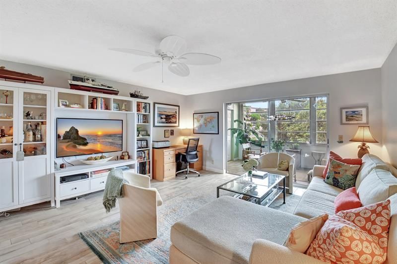 2615 NE 3rd Ct, Unit 301, Boynton Beach, FL 33435 Photo