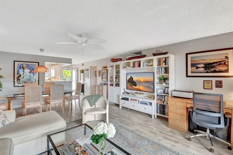 2615 NE 3rd Ct, Unit 301, Boynton Beach, FL 33435 Photo