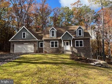 5 TIOGA DRIVE, HAZLETON, PA 18202