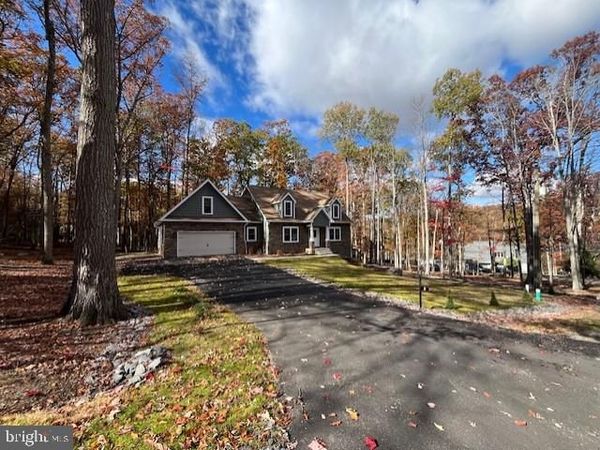 5 TIOGA DRIVE, HAZLETON, PA 18202