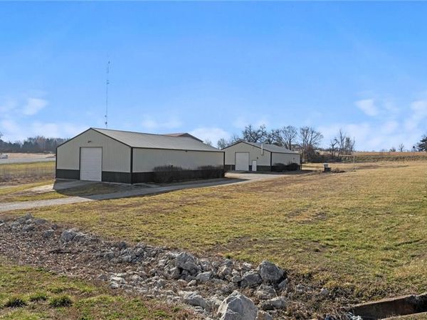 27219 S State Route 2 Highway, Freeman, MO 64746