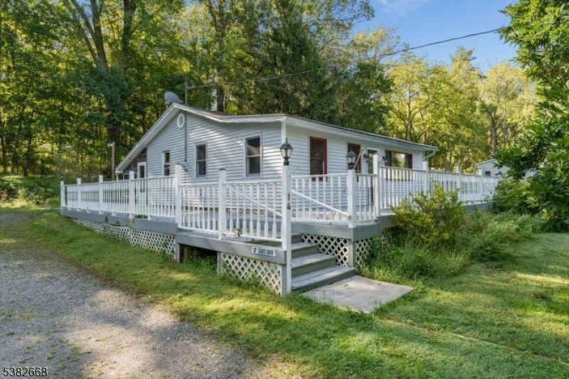 14 Butlers Park Rd, Lebanon, NJ 07882 Main Photo