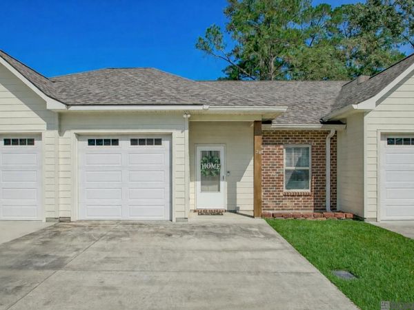 9900 Country Club Dr, Unit #2B, Denham Springs, LA 70726