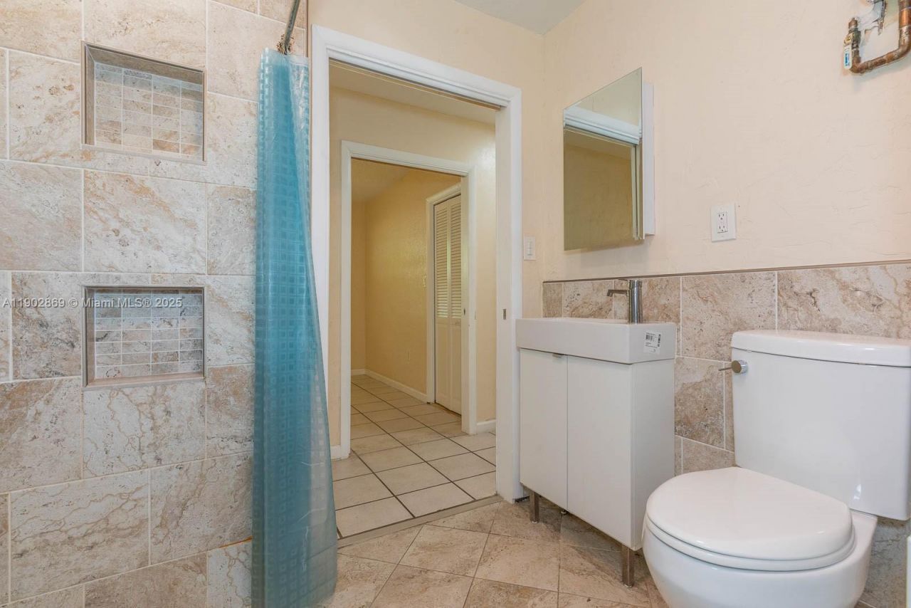 1010 N 69th Way, Hollywood, FL 33024 Photo