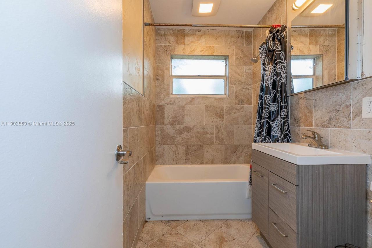 1010 N 69th Way, Hollywood, FL 33024 Photo