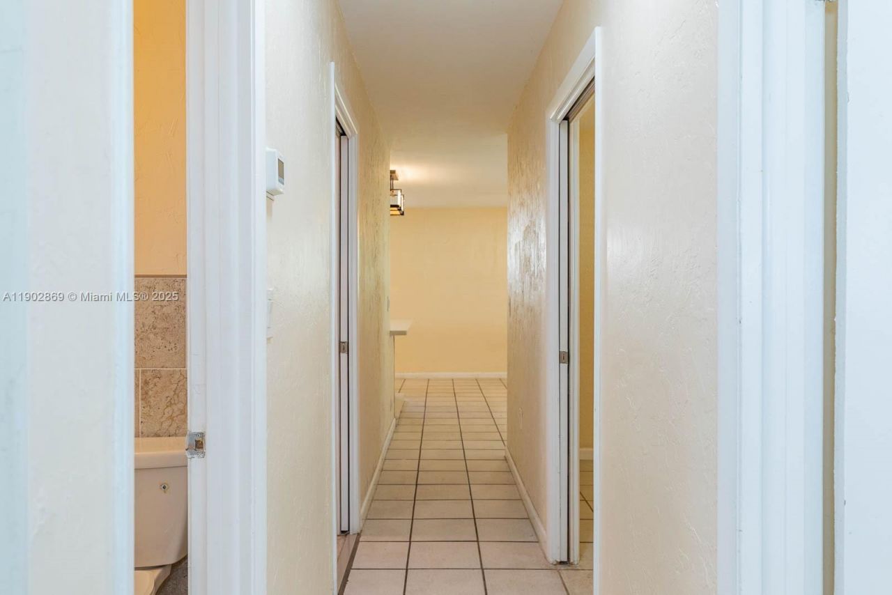 1010 N 69th Way, Hollywood, FL 33024 Photo