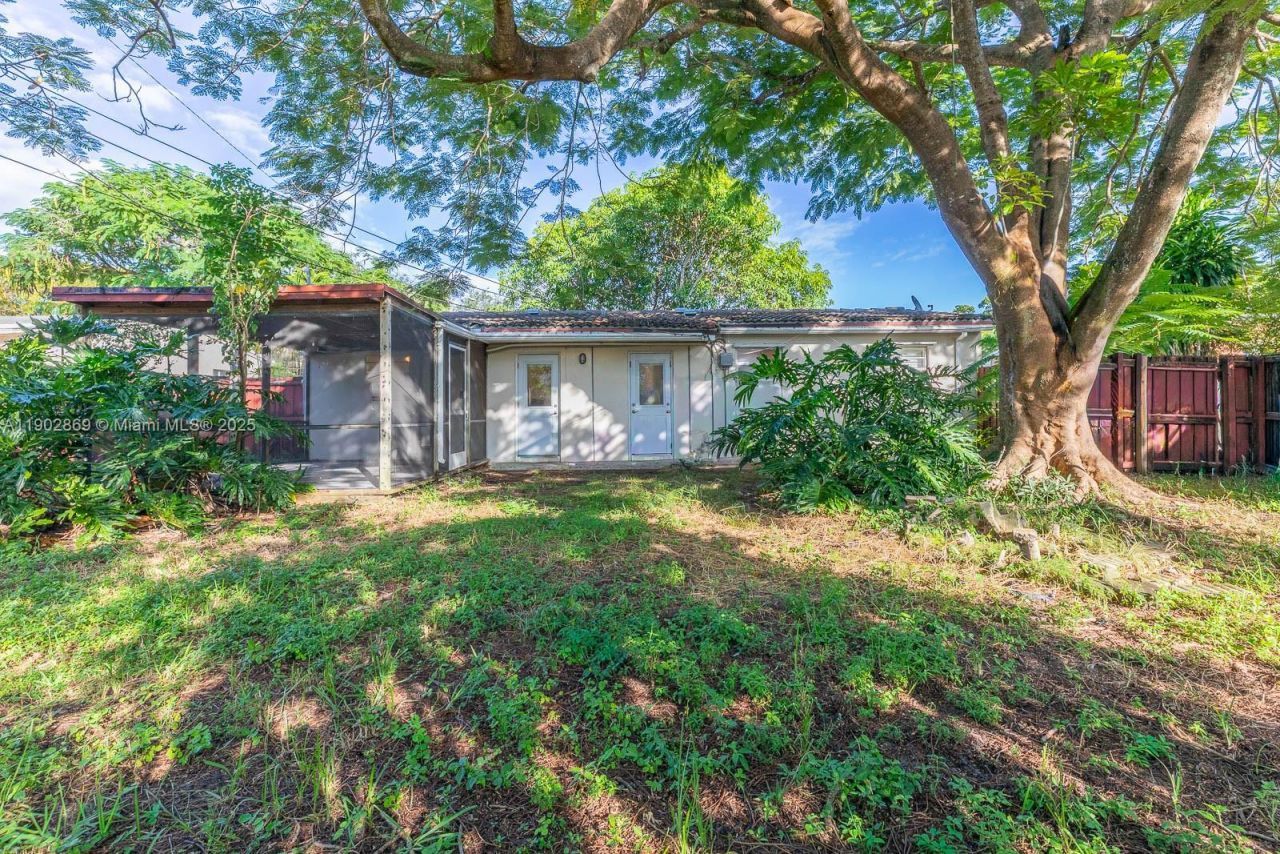 1010 N 69th Way, Hollywood, FL 33024 Photo