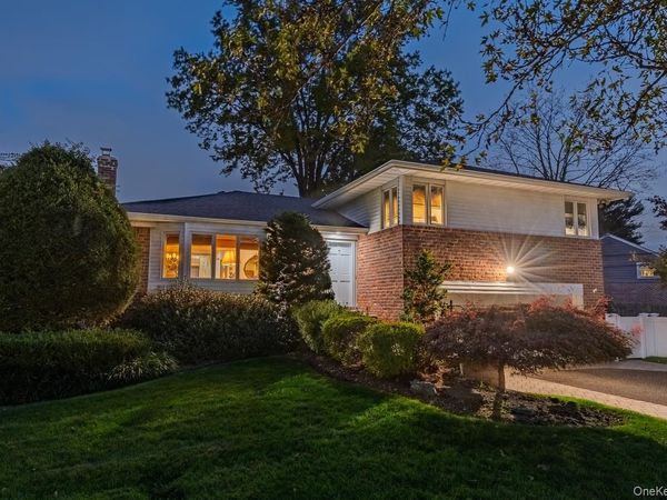 7 Judith Street, Plainview, NY 11803