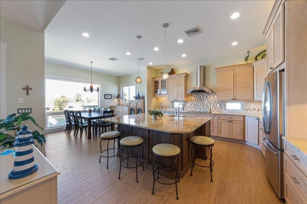 506 65th Street, Holmes Beach, FL 34217 Photo