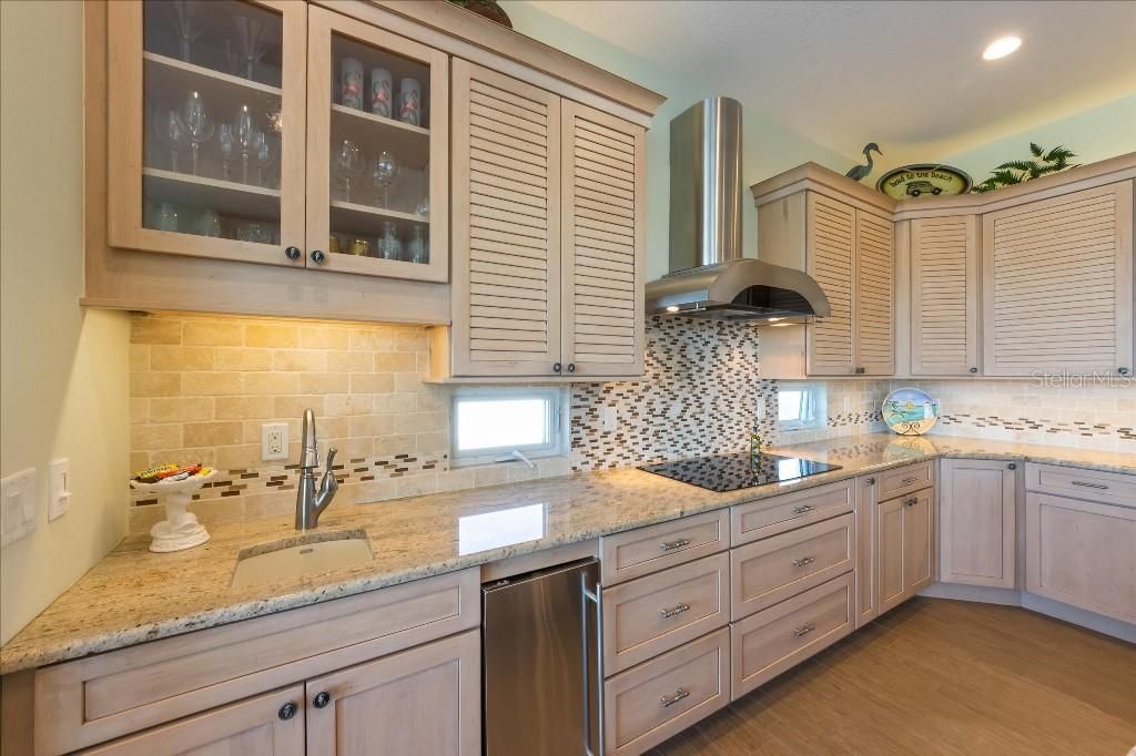 506 65th Street, Holmes Beach, FL 34217 Photo