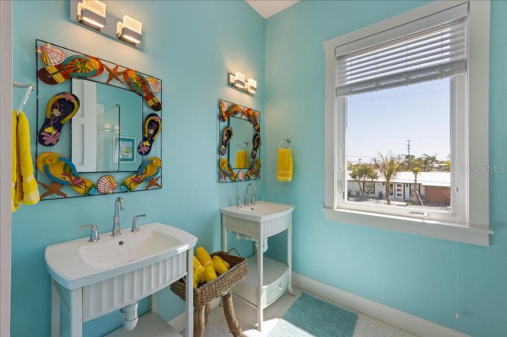 506 65th Street, Holmes Beach, FL 34217 Photo