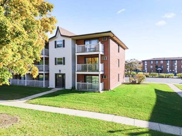 291 Gregory Street, Unit 6, Aurora, IL 60504