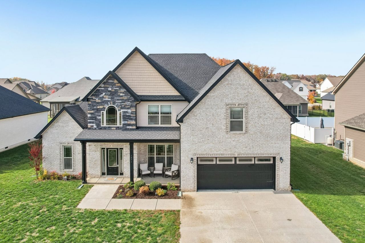 1071 Chagford Dr, Clarksville, TN 37043 Main Photo