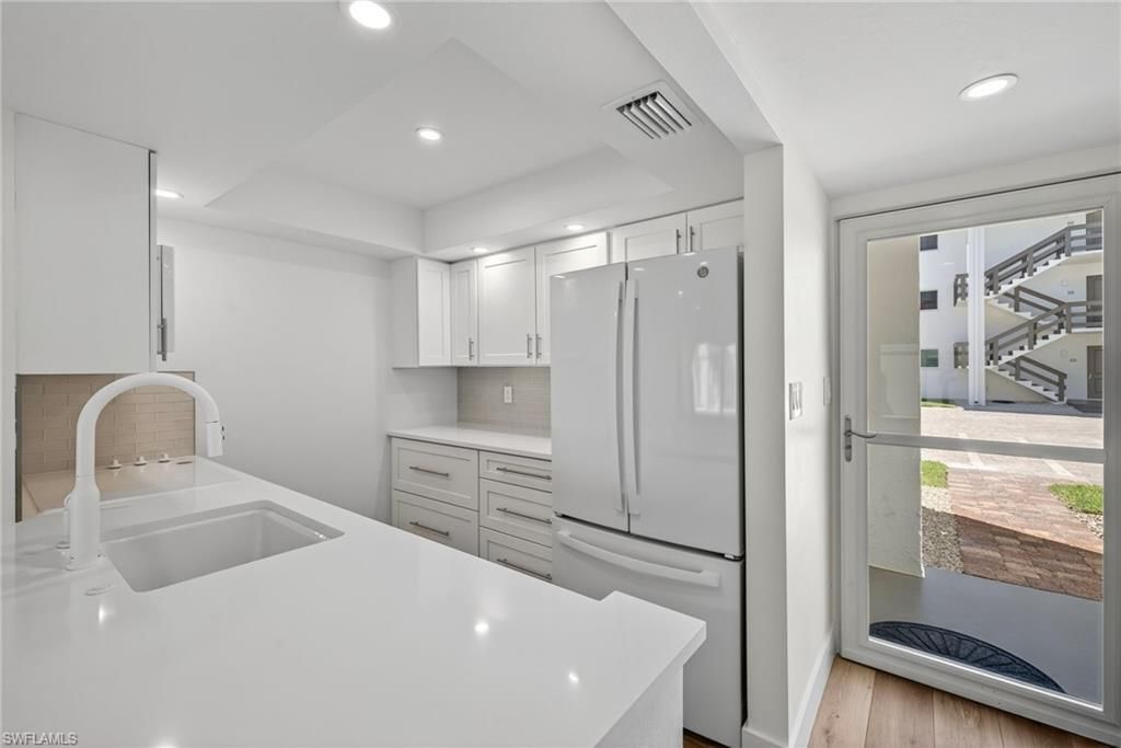 1610 Middle Gulf Dr, Unit F2, Sanibel, FL 33957 Photo