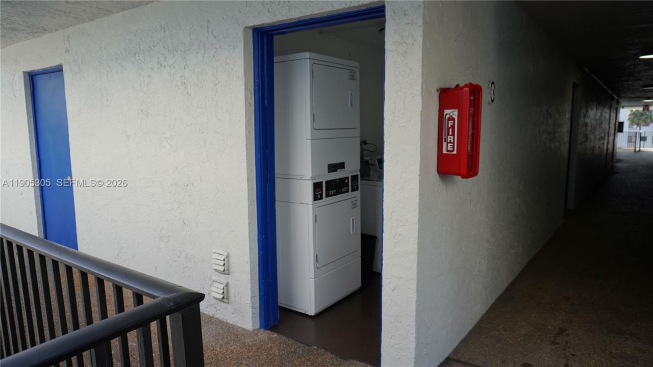 3710 N Pine Island Rd, Unit 320, Sunrise, FL 33351 Photo