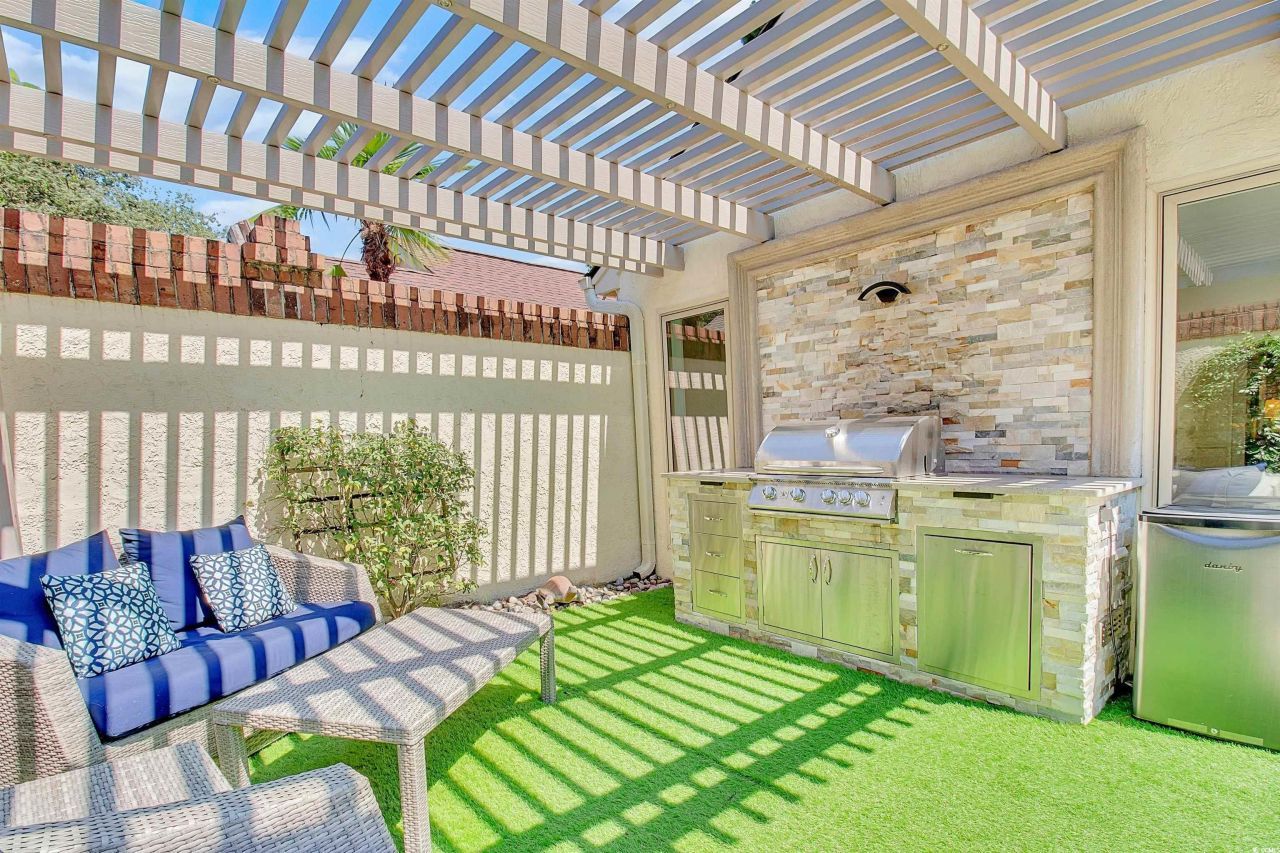 10 Martinique Dr. Photo 31