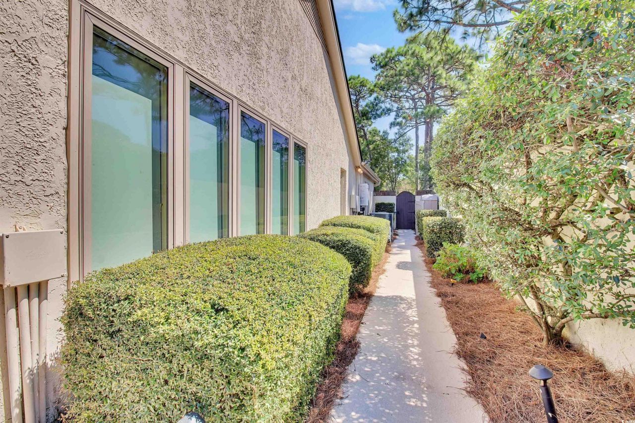 10 Martinique Dr. Photo 32