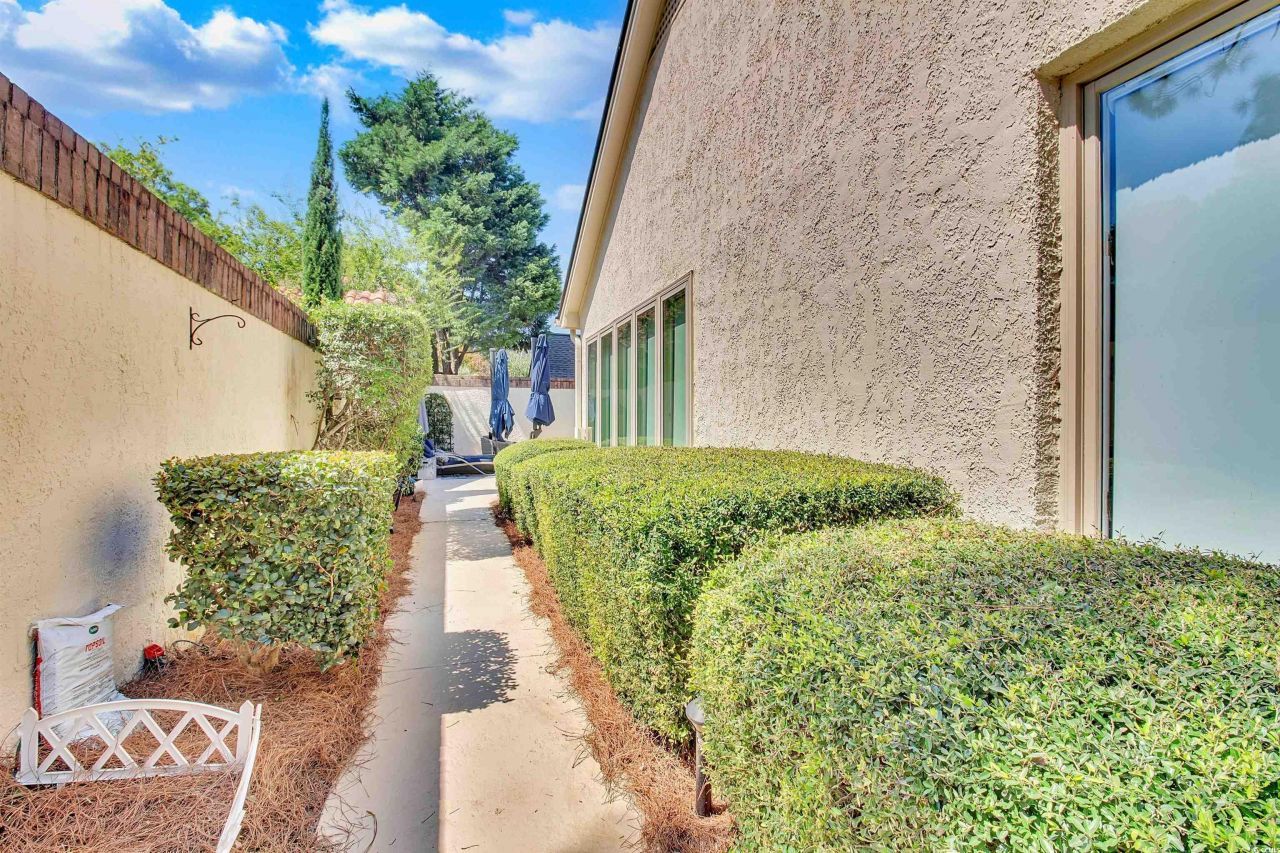 10 Martinique Dr. Photo 33