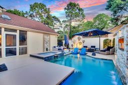 10 Martinique Dr. photo 4