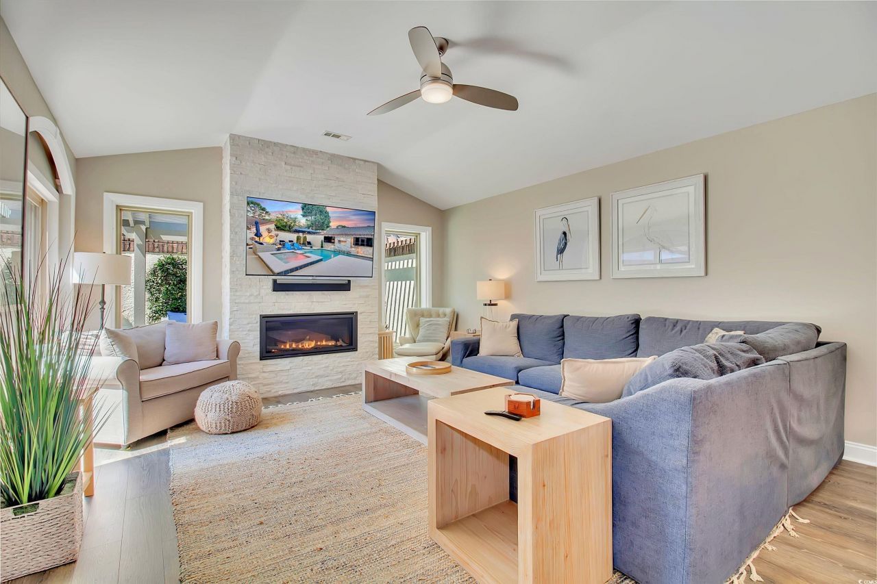 10 Martinique Dr. Photo 8