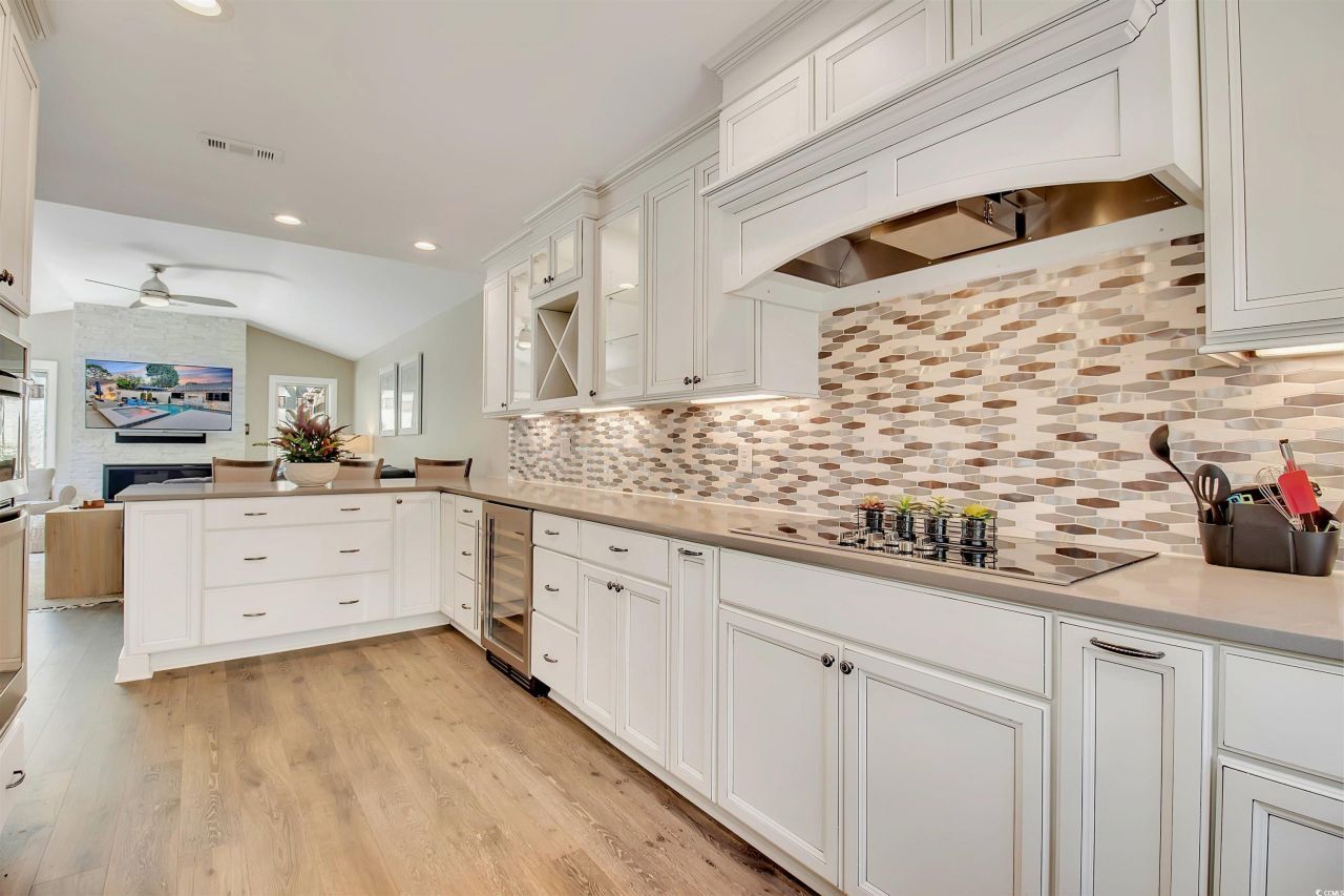 10 Martinique Dr. Photo 9