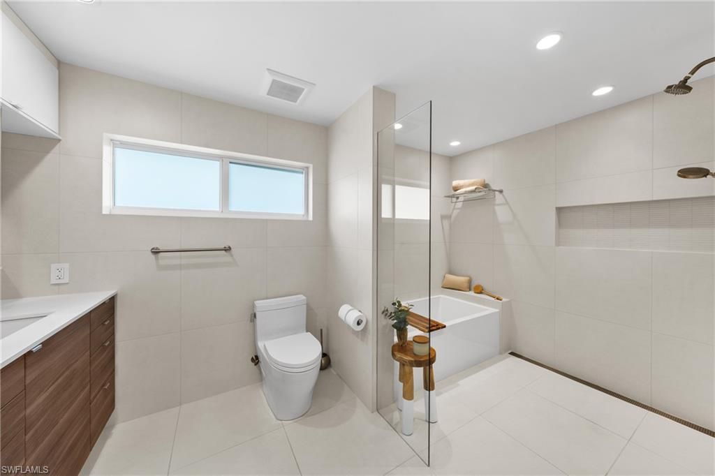 516 Neapolitan Ln, Naples, FL 34103 Photo