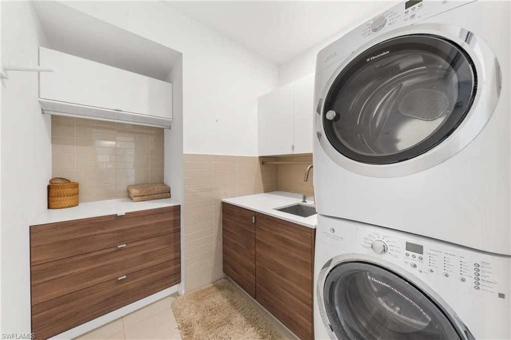 516 Neapolitan Ln, Naples, FL 34103 Photo