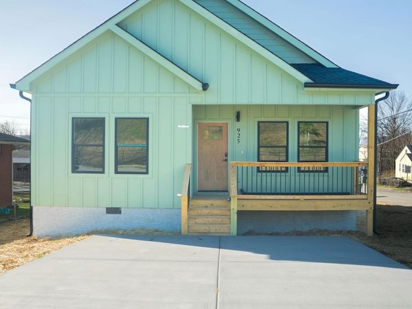 925 N Chamberlain Avenue, Chattanooga, TN 37406