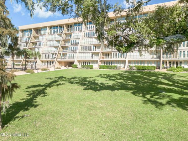 520 Beach Boulevard, Biloxi, MS 39530