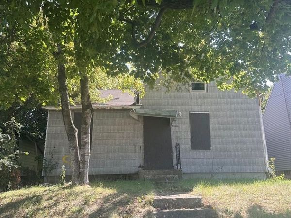 2433 Brown Street, Flint, MI 48503