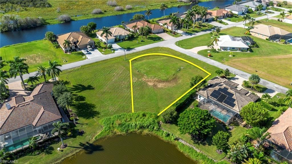 17994 Bluewater Dr, Naples, FL 34114 Photo
