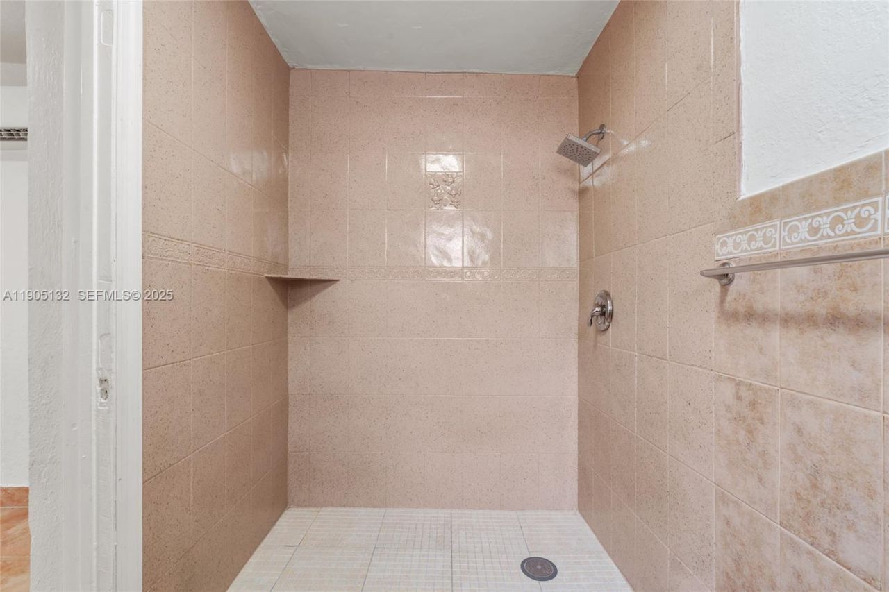 2385 SW 17th St, Miami, FL 33145 Photo