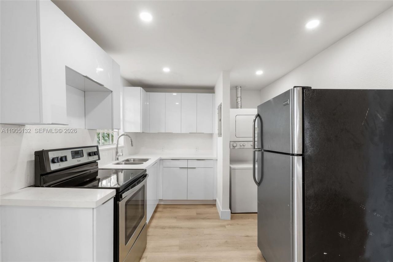 2385 SW 17th St, Miami, FL 33145 Photo