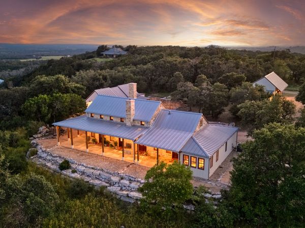 309 Ridgeview Drive, Fredericksburg, TX 78624