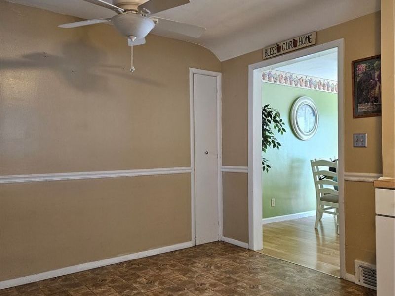 13616 Oakview Boulevard, Cleveland, OH 44125 Photo 12