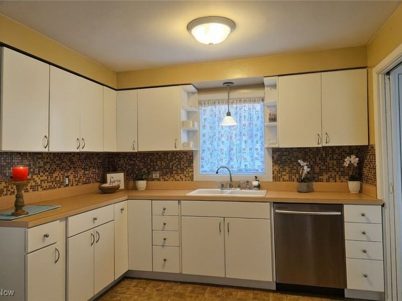 13616 Oakview Boulevard, Cleveland, OH 44125 Photo 14