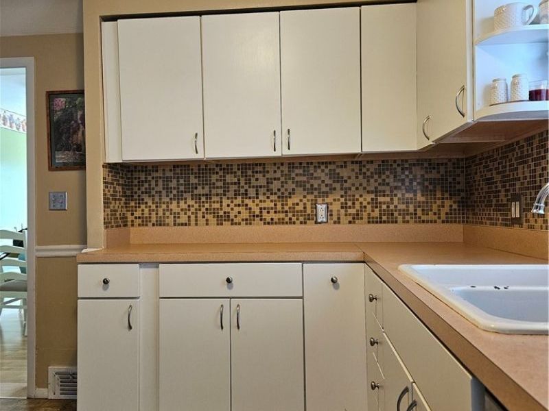 13616 Oakview Boulevard, Cleveland, OH 44125 Photo 16