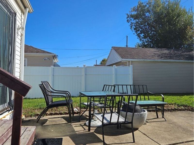 13616 Oakview Boulevard, Cleveland, OH 44125 Photo 8