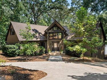 6680 Woodlake Drive, Flowery Branch, GA 30542