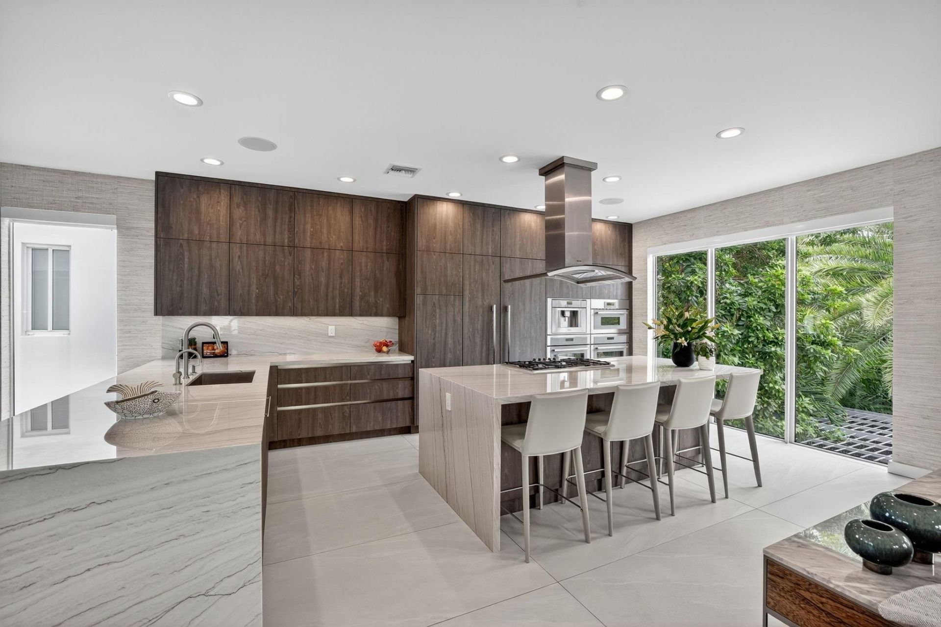 2401 N Atlantic Boulevard, Fort Lauderdale, FL 33305 Photo