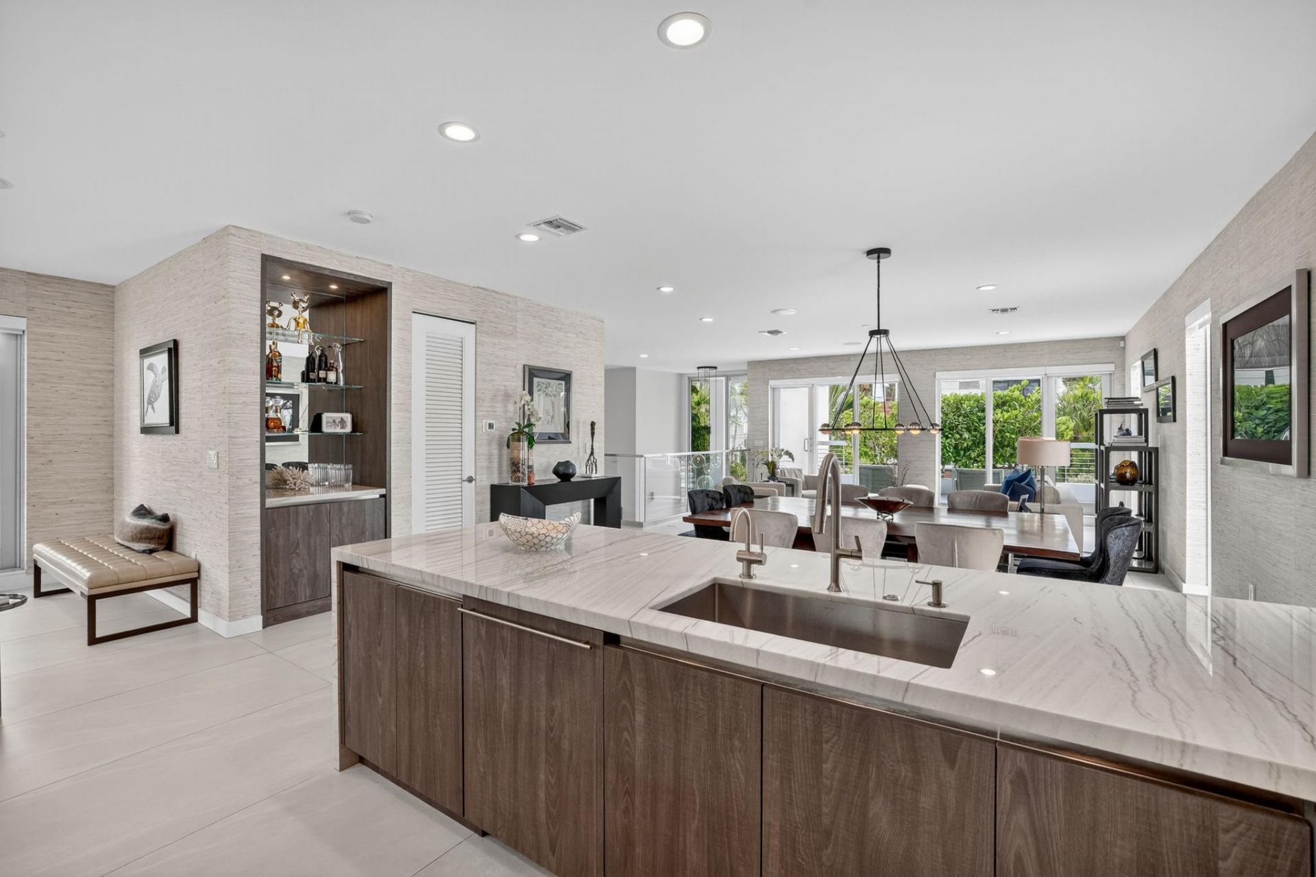 2401 N Atlantic Boulevard, Fort Lauderdale, FL 33305 Photo