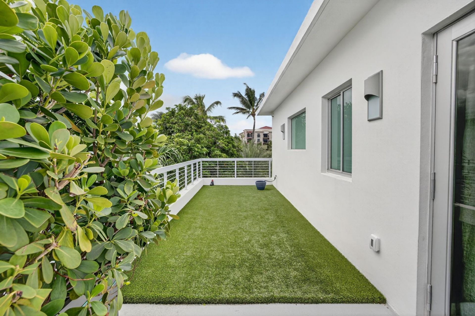 2401 N Atlantic Boulevard, Fort Lauderdale, FL 33305 Photo
