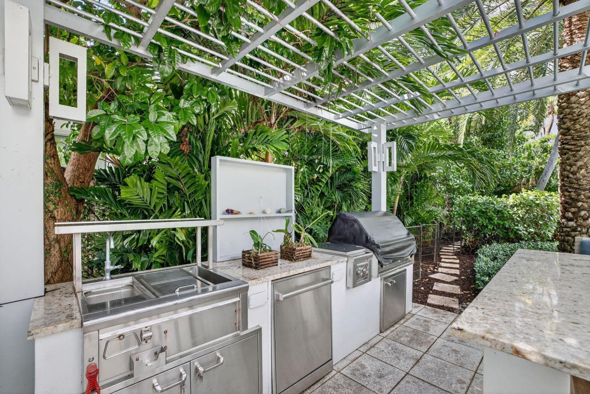 2401 N Atlantic Boulevard, Fort Lauderdale, FL 33305 Photo