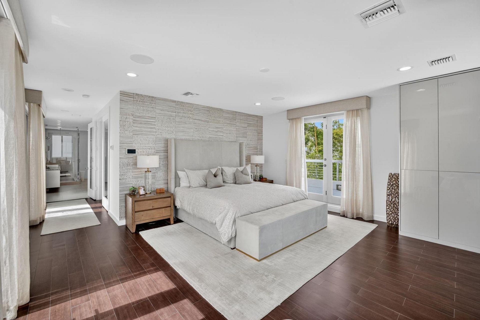 2401 N Atlantic Boulevard, Fort Lauderdale, FL 33305 Photo