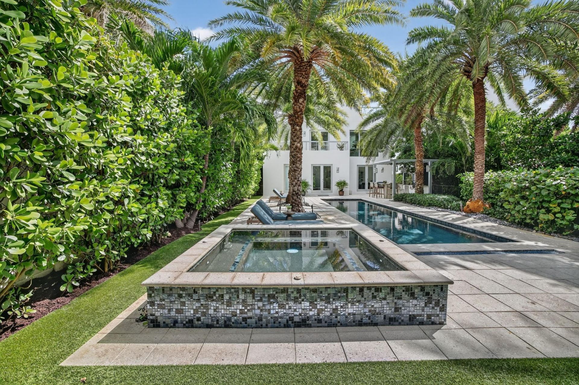 2401 N Atlantic Boulevard, Fort Lauderdale, FL 33305 Photo