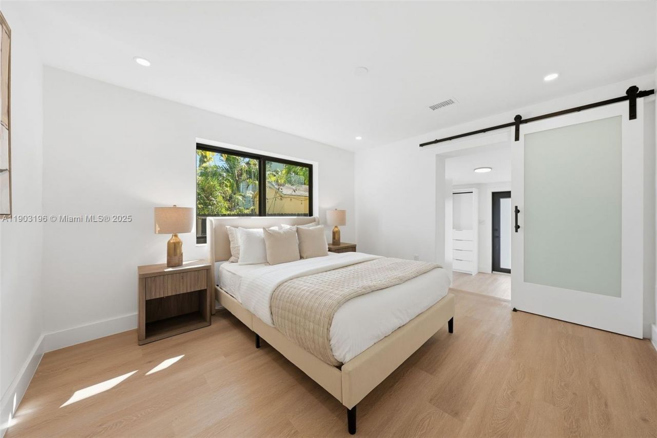 2544 SW 19th St, Miami, FL 33145 Photo